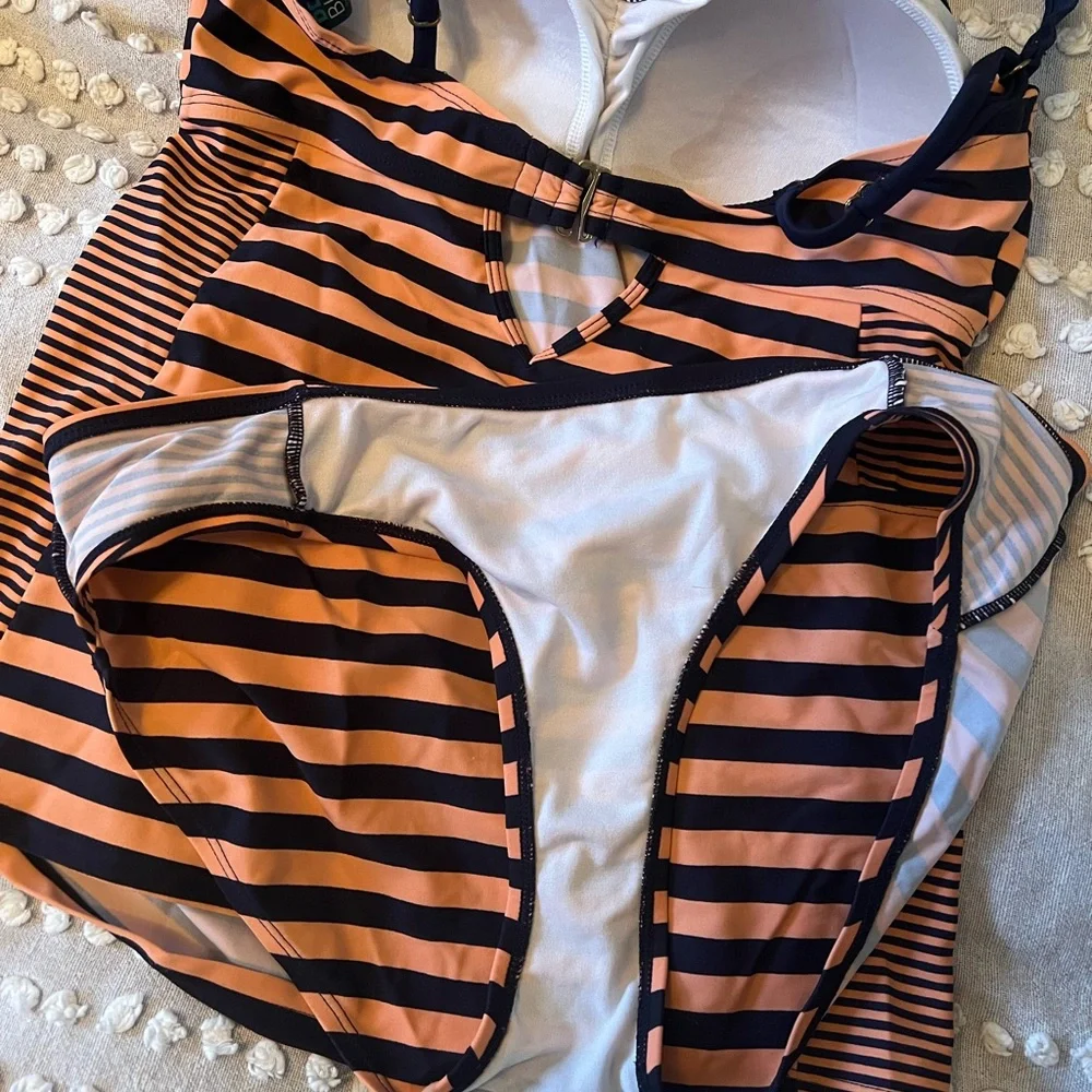 Motherhood maternity Beach bump maternity bathing suit - Picture 4 of 4